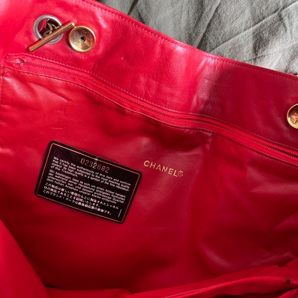 Red Chanel Tote - Picture 3 of 6